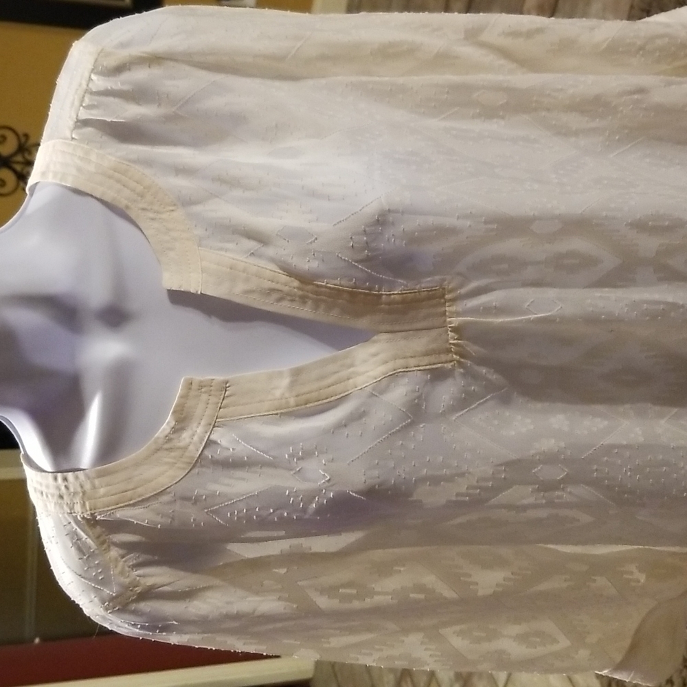 🌺Jaclyn Smith Sheer Off White Blouse - Picture 2 of 8